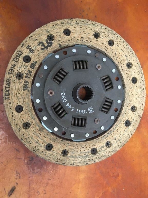 VW NOS. 025 141 031 Clutch Disc