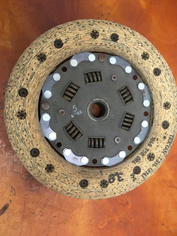 VW NOS. 025 141 031 Clutch Disc