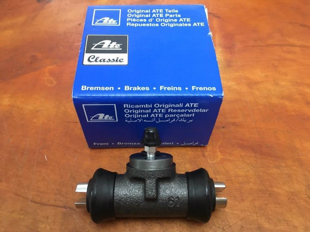 VW NOS. 113 611 053 B Rear Wheel Cylinder