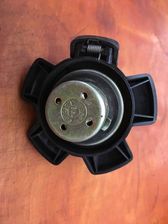 VW NOS. 175 201 551 BL Locking Gas Cap