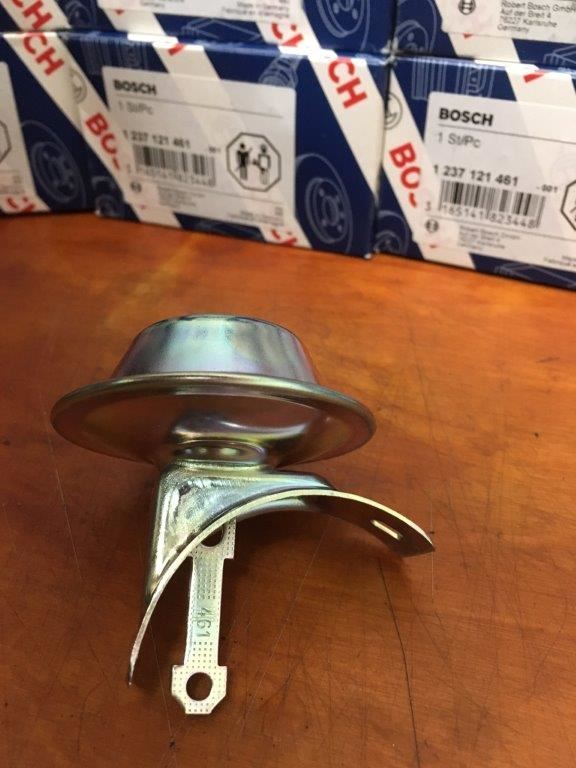 VW NOS. 1 237 121 461 Vacuum Advance Canister