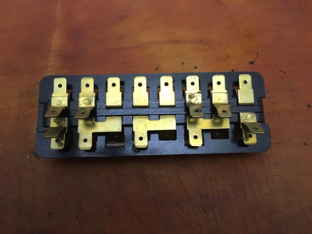 VW NOS. 111 937 037 Fuse Box