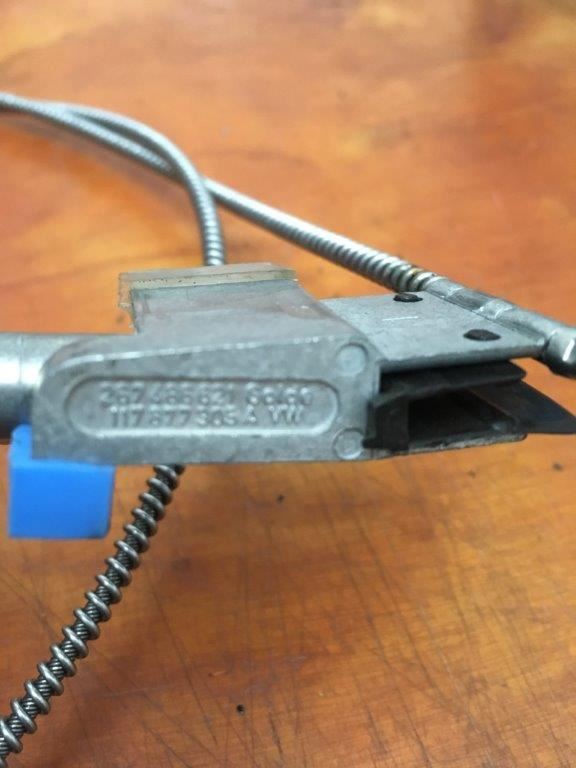 VW NOS. 117 877 305 A Sunroof Cable