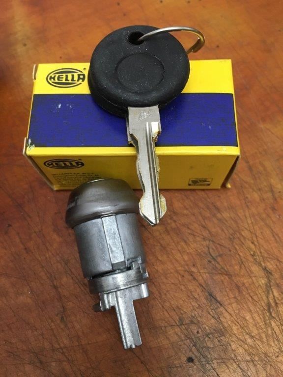 VW NOS. 1H0 905 855 AH Ignition w/ keys