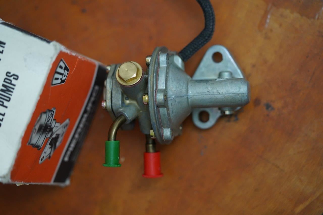 VW NOS. 021 127 025 A Fuel Pump