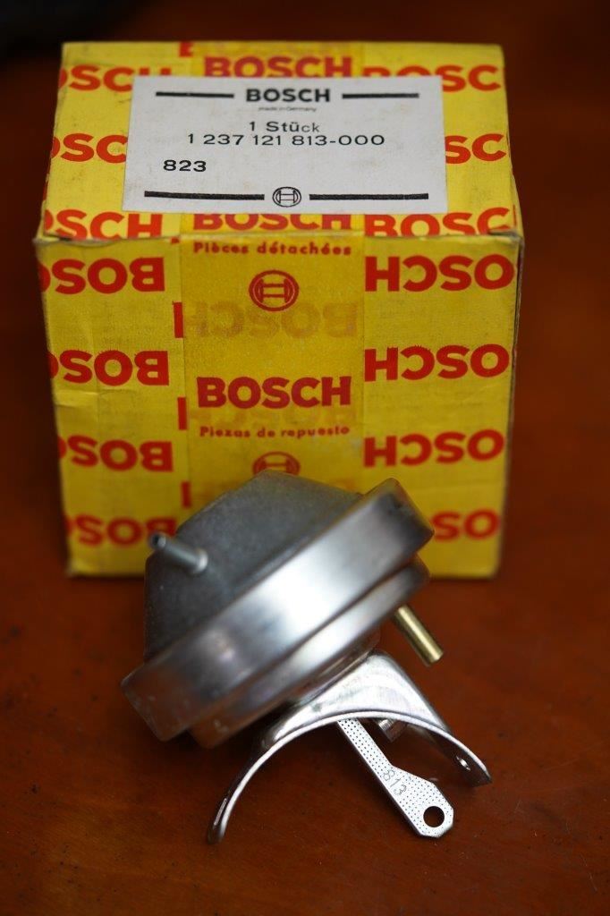 VW NOS. 1 237 121 813 Vacuum Advance Canister