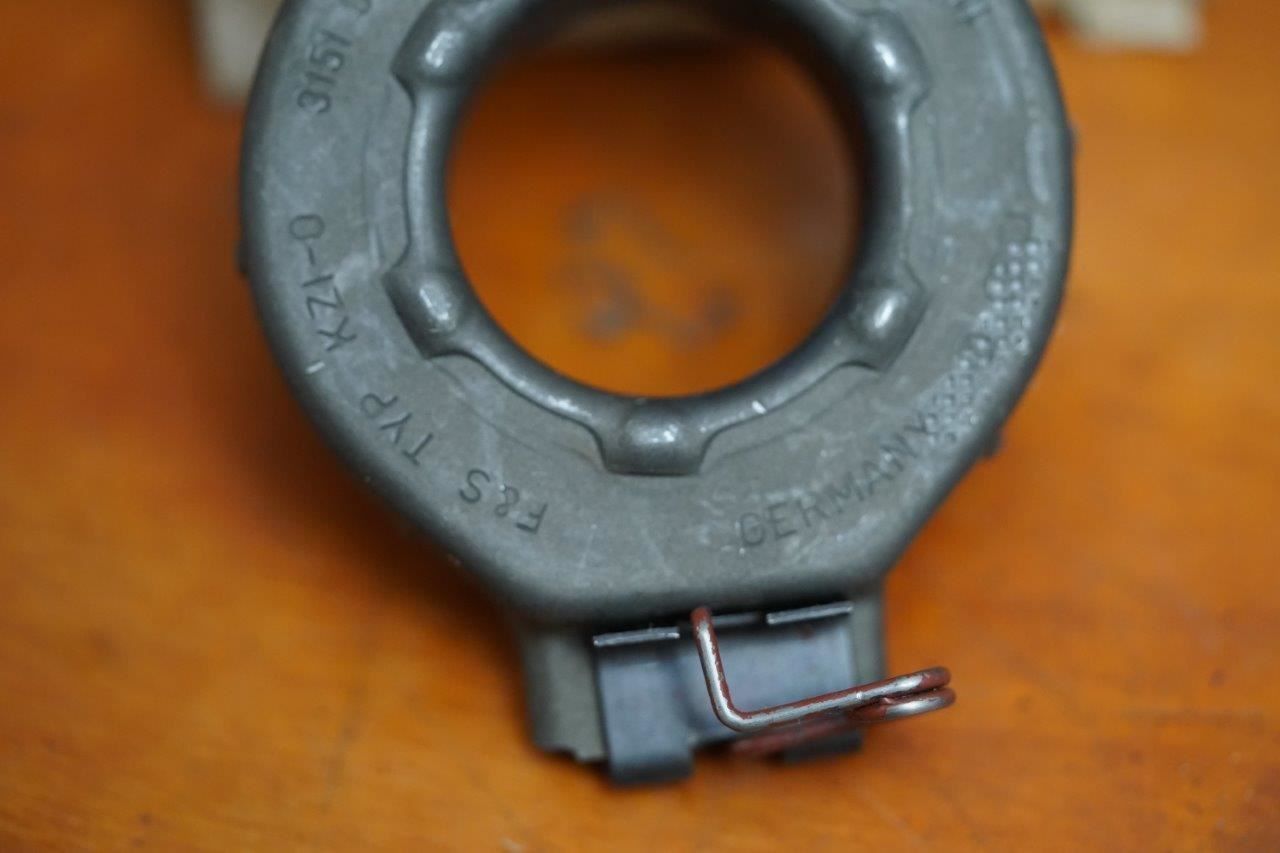 VW NOS. 113 141 165 C Throw Out Bearing