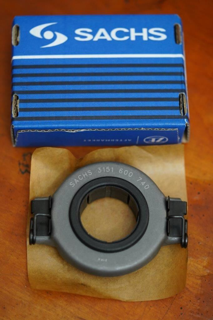 VW NOS. 113 141 165 B Throw Out Bearing