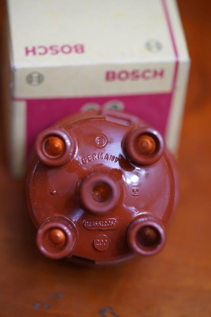 VW NOS. 03 013 Distributor Cap