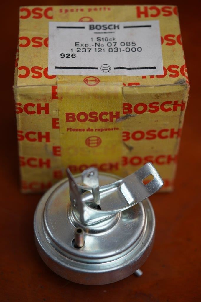 VW NOS. 1 237 121 831 Vacuum Advance Canister
