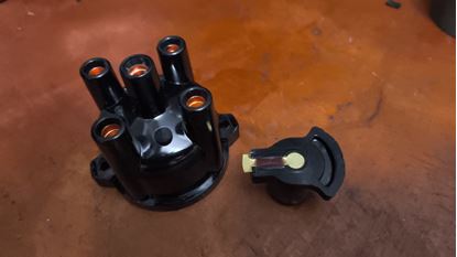 Picture of Distributor Cap with Rotor for 050